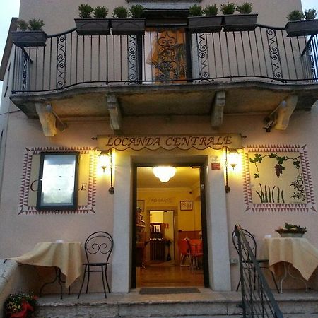Ristorante Locanda Centraleカヴァイオーン・ヴェロネーゼ エクステリア 写真