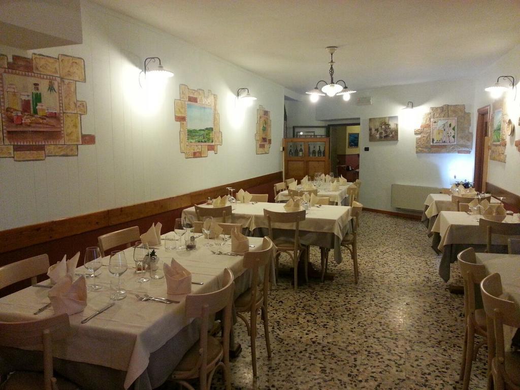 Ristorante Locanda Centraleカヴァイオーン・ヴェロネーゼ エクステリア 写真
